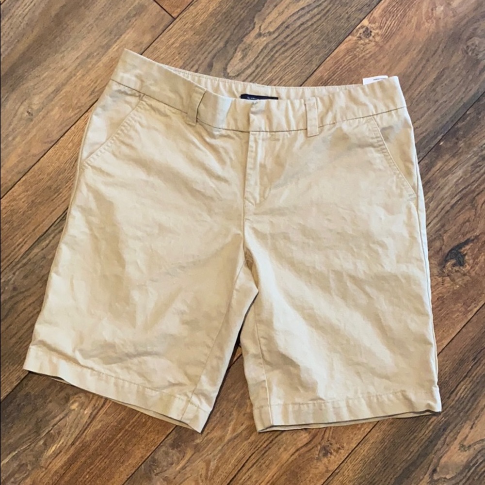 Tommy Hilfiger Khaki shorts EUC Size 4